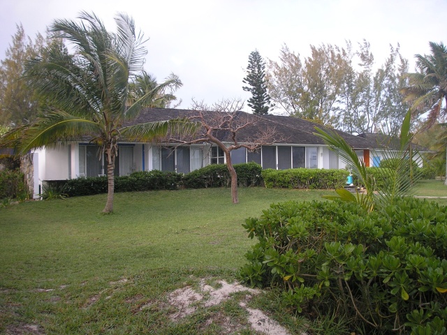 On The Rocks Eleuthera is poorly maintained